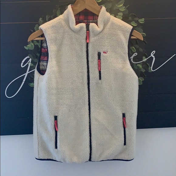 Vineyard Vines Jackets & Blazers - Vineyard Vines size S reversible vest